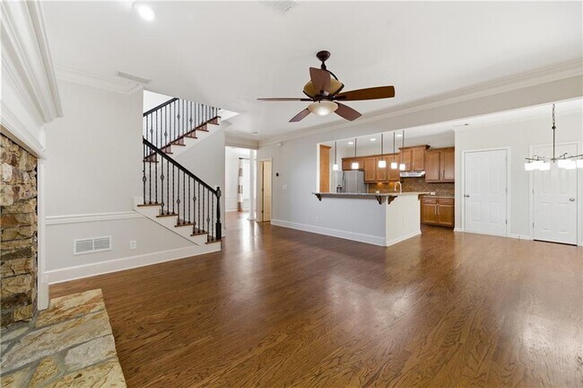 Building Photo - 6421 Crown Forest Ct