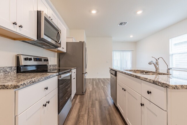 Building Photo - 5631 Pearl Mdw