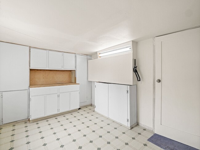 Building Photo - 8822 S Balsam St