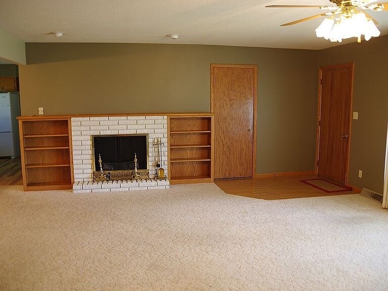 Building Photo - 1013 Maple Dr