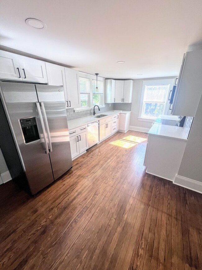Building Photo - 3 Bed | 2 Bath | 1+ Acre | 2-Car Garage | ...