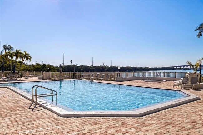 Building Photo - 6365 Bahia Del Mar Blvd S