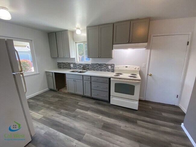 Building Photo - 01776 -3619/3621  Camden Avenue