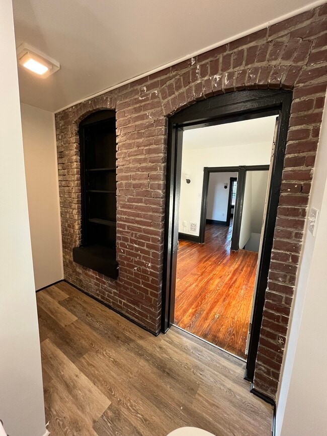 Building Photo - 726 Sassafras St