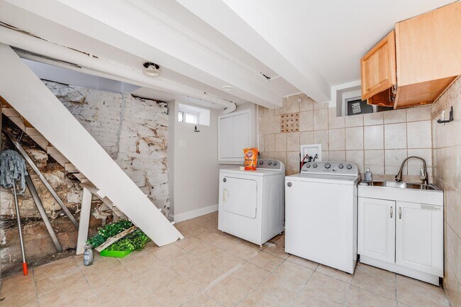 Building Photo - 85 Stuyvesant Ave