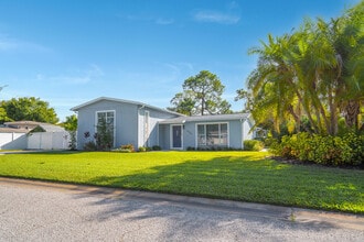 Building Photo - 4420 W Fair Oaks Ave