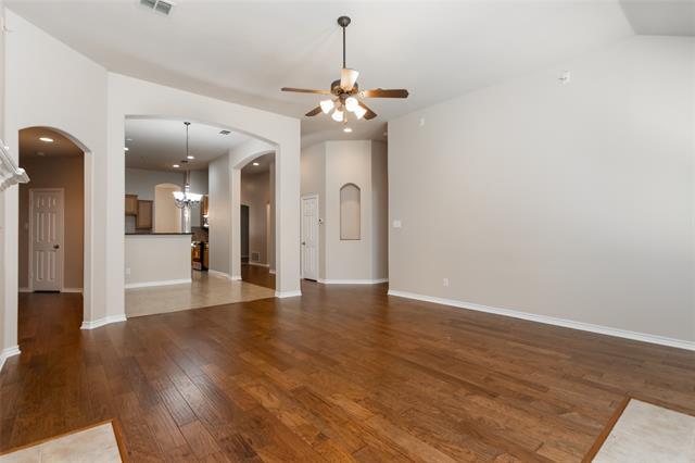 Building Photo - 653 White Rock Dr