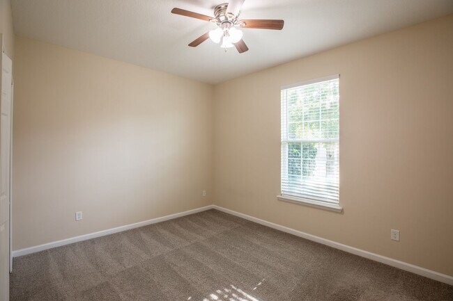 Building Photo - Great Rental in Kingsmill!