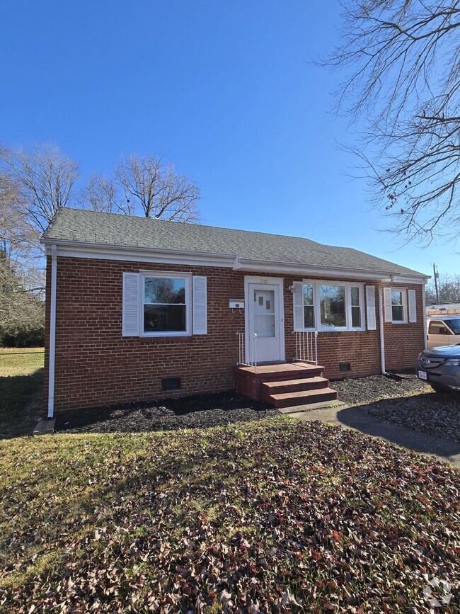 Building Photo - Renovated 3 Bedroom Home with Detached Gar...