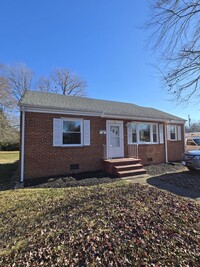 Building Photo - Renovated 3 Bedroom Home with Detached Gar...