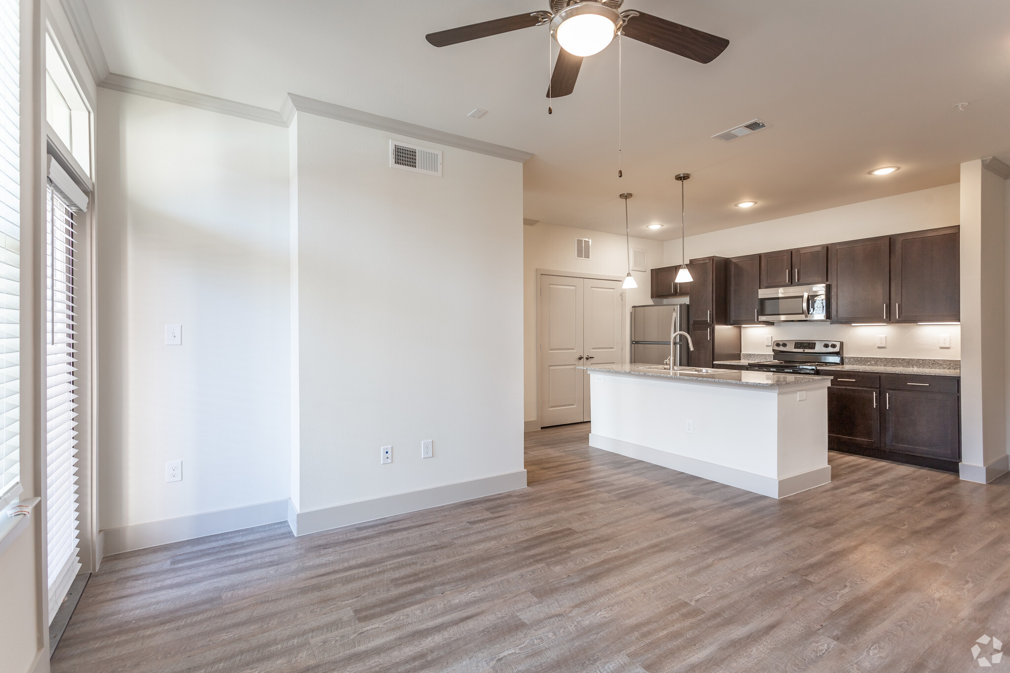 Living Room - Magnolia Park Apartments