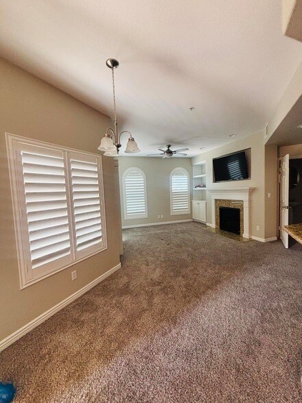 Building Photo - 45245 Seeley Dr