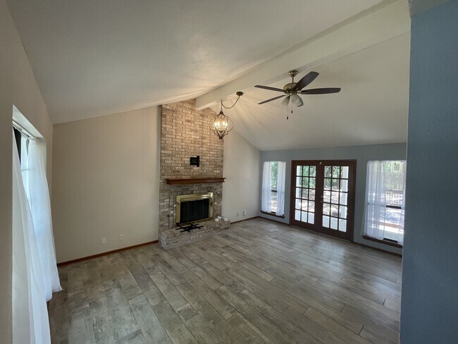 Building Photo - 1214 Timber Bay