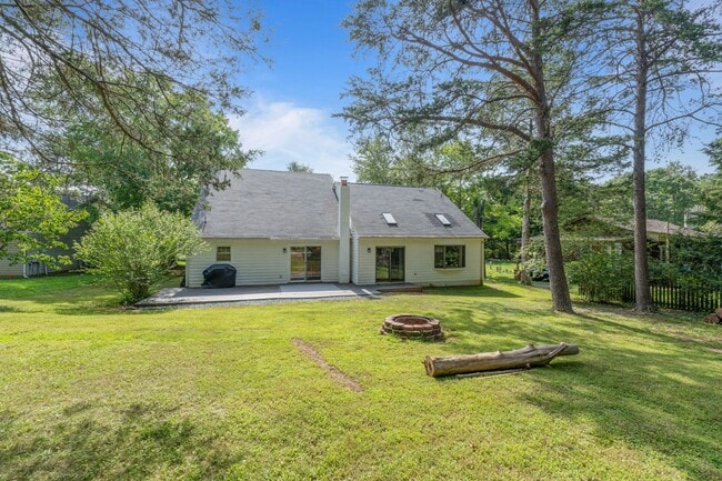 Building Photo - 3Bed/2Bath Lake Monticello Rental