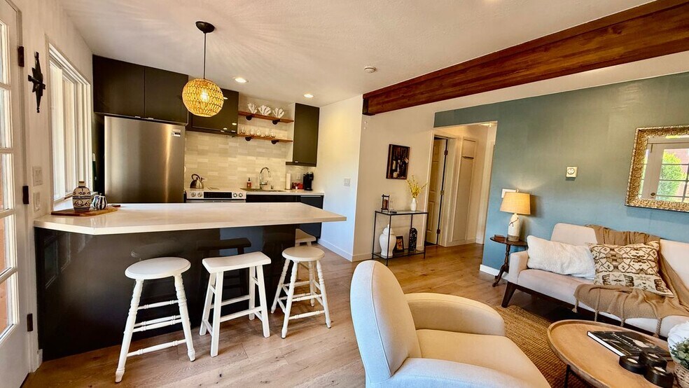 Building Photo - 106 Stanford Way