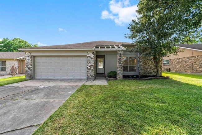 Building Photo - 16970 Mockingbird Ct
