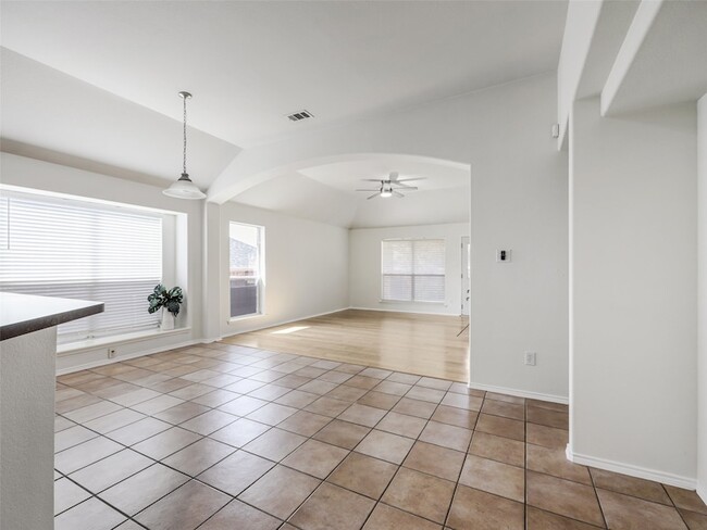 Building Photo - 414 Dartmoor Dr