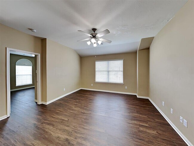Building Photo - 2617 Las Cruces Cir