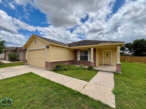 Building Photo - Your Perfect Retreat Awaits! A Charming 3-...