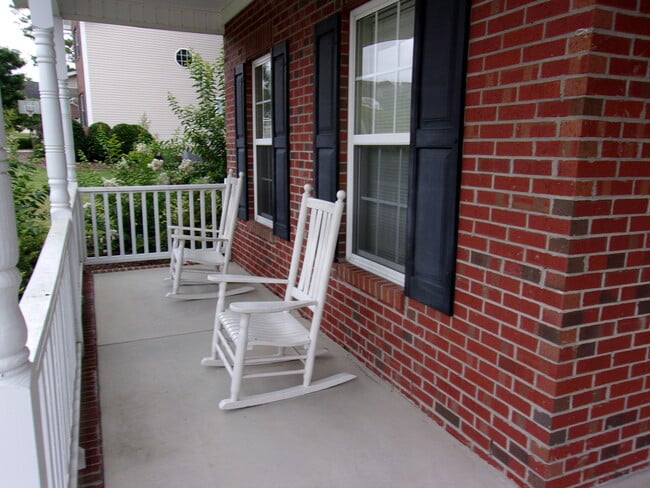 Building Photo - 1095 Magnolia Dr