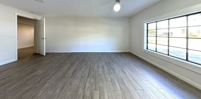 Building Photo - 2928 W Elrod Ave