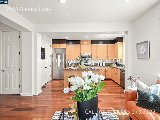 Building Photo - 6566 Sierra Ln