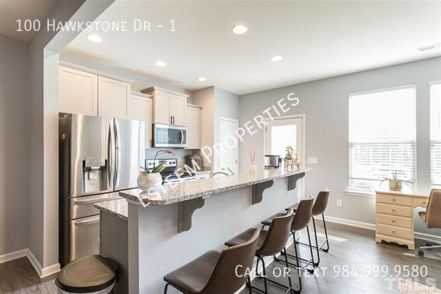 Building Photo - 100 Hawkstone Dr