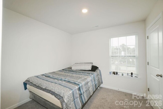 Building Photo - 8140 Clairwood Dr