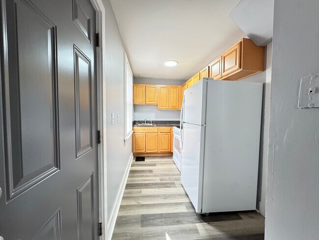 Building Photo - 959 Winchester Ave