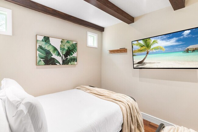 Building Photo - 303 Lang Rd