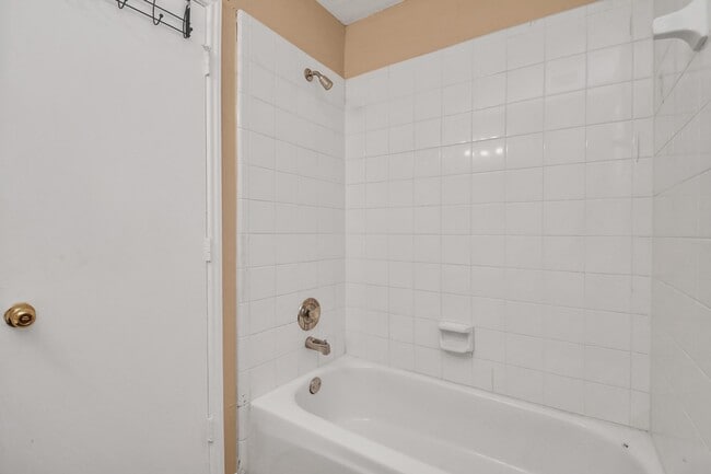 Building Photo - 8914 Pecan Pl Dr