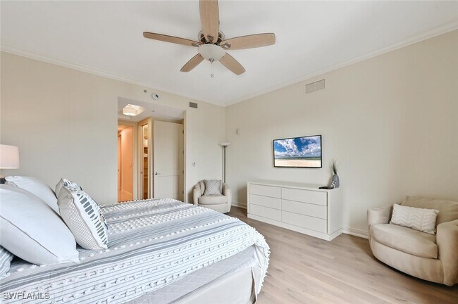 Building Photo - 1530 5th Ave S