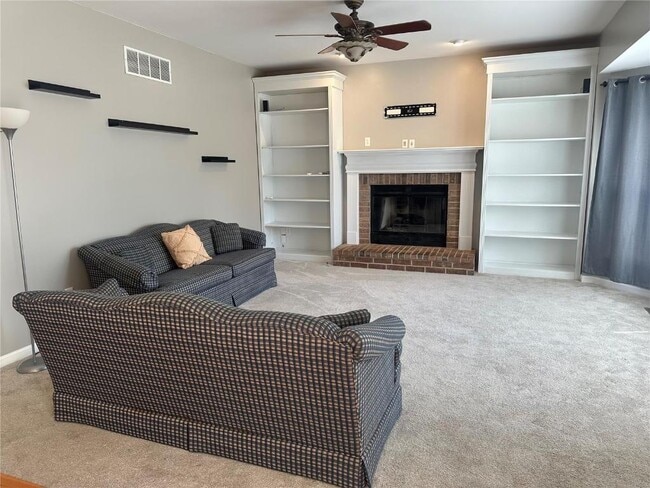 Building Photo - 208 Madison Park Dr