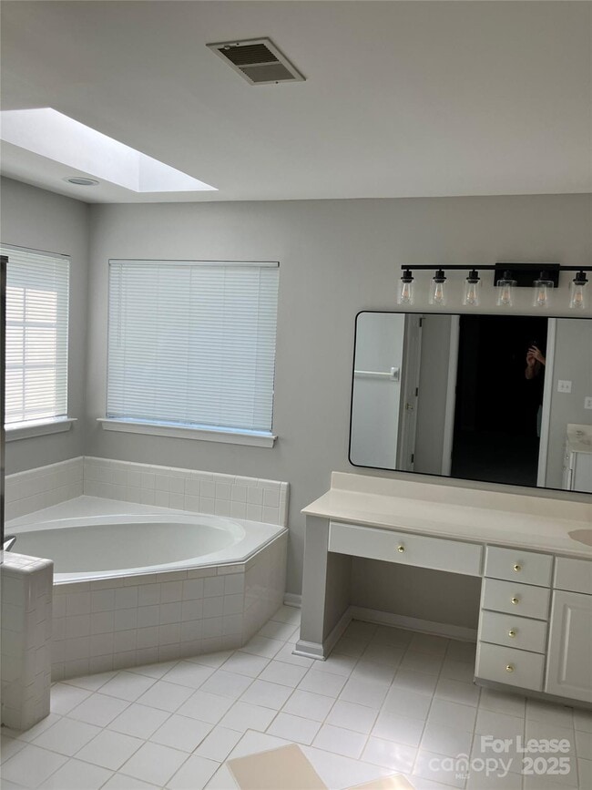 Building Photo - 7525 Montrachet Ln