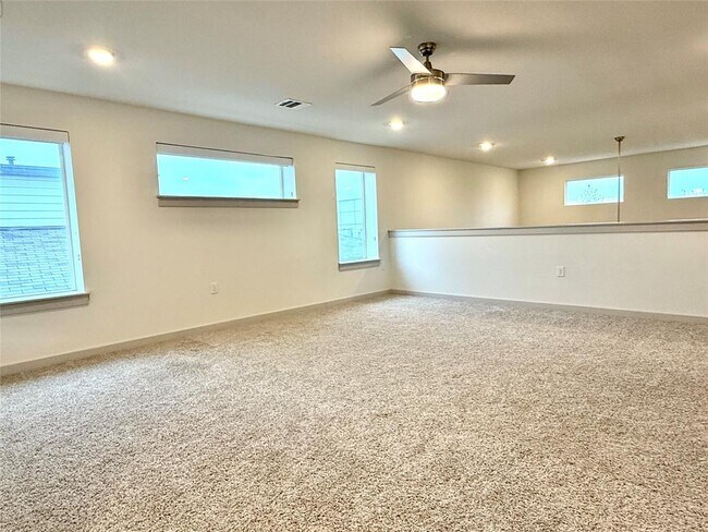 Building Photo - 13916 Lubeck Dr