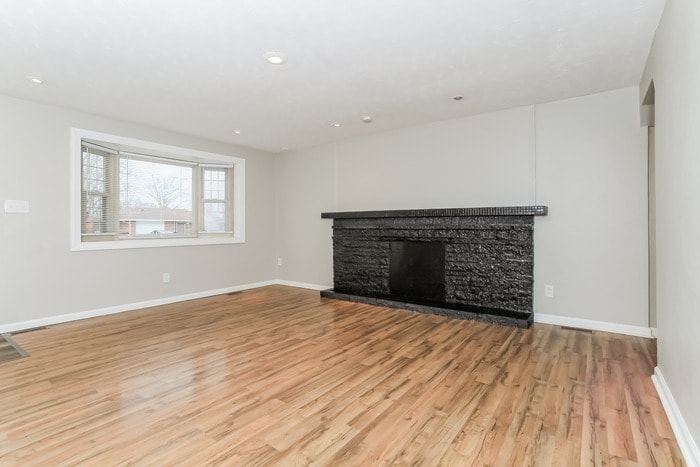 Building Photo - 208 Silverstone Dr