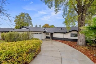 Building Photo - 2660 Ross Pl
