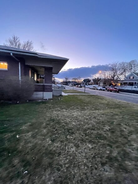 Building Photo - 264 E 4800 S