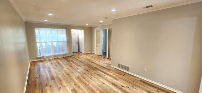 Building Photo - 7473 Walling Ln