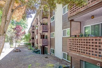 Building Photo - Northgate Manor Apartment