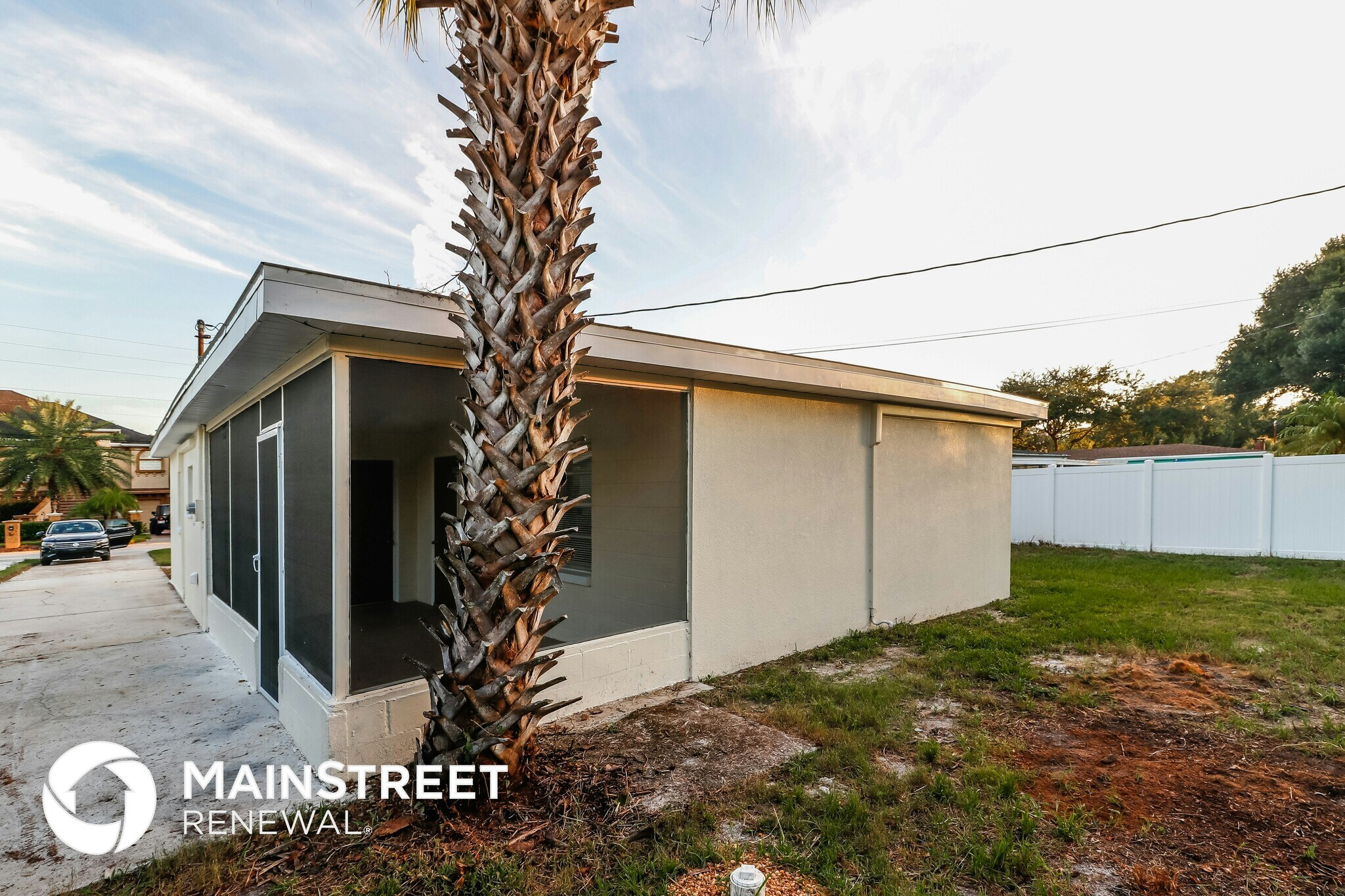 Building Photo - 723 Sunset Dr