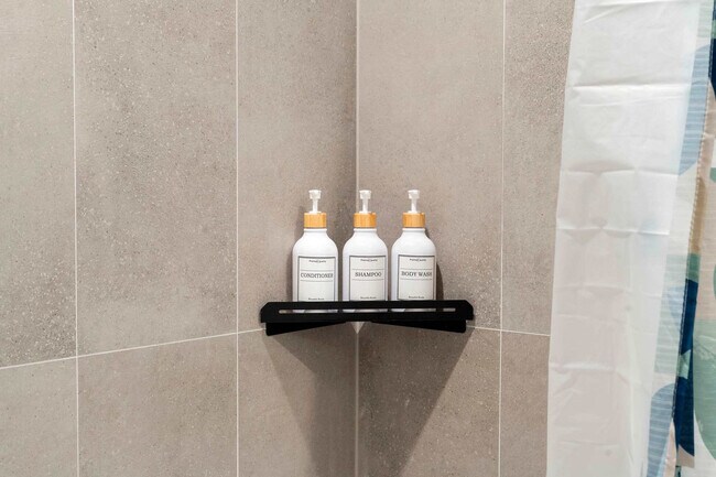 Building Photo - 6044 N Winthrop Ave