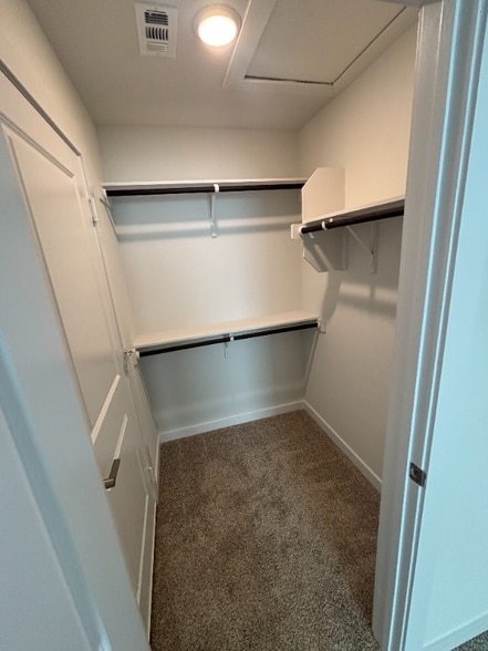 Building Photo - 9409 Chatside