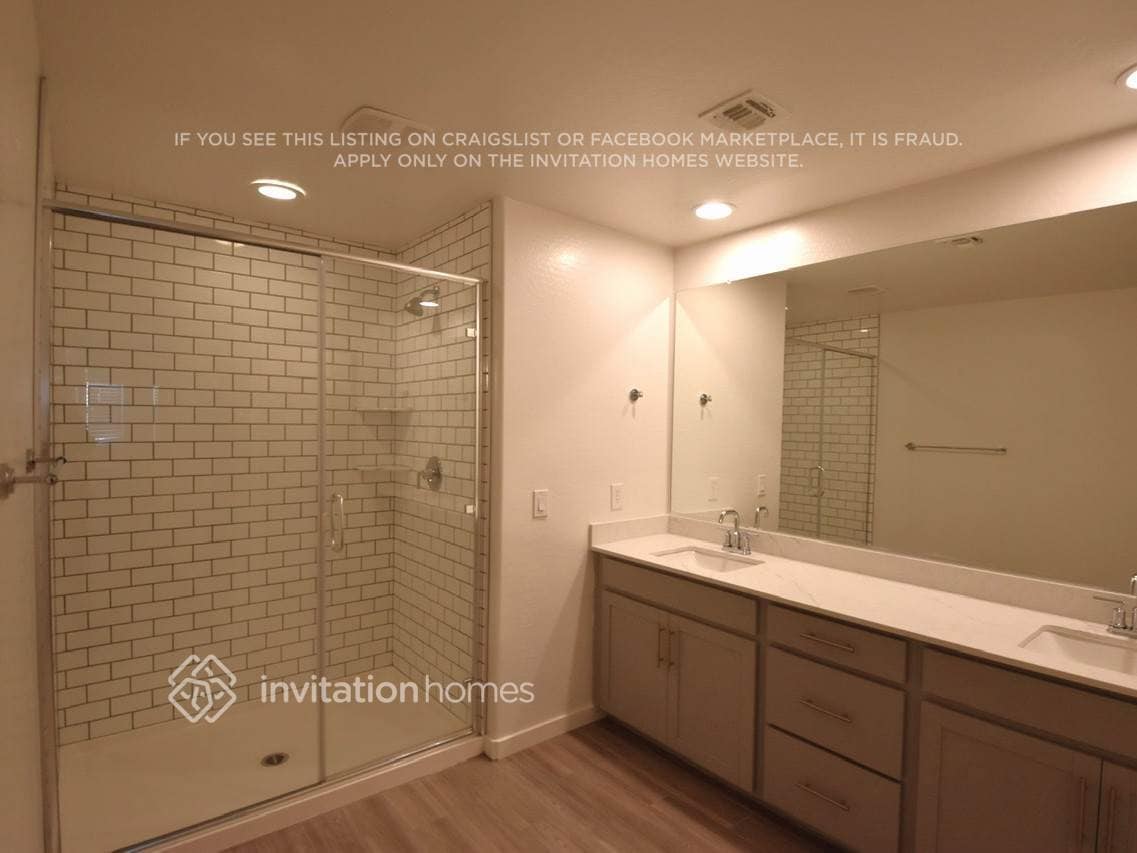 Building Photo - 2922 N Athena