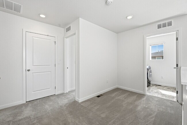 Building Photo - $2,595.95- 3 Bed, 2.5 Bath Home in Loveland with Central AC, and In Unit Laundry!