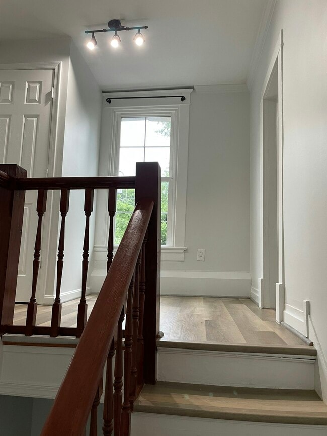 Building Photo - 201 Union St