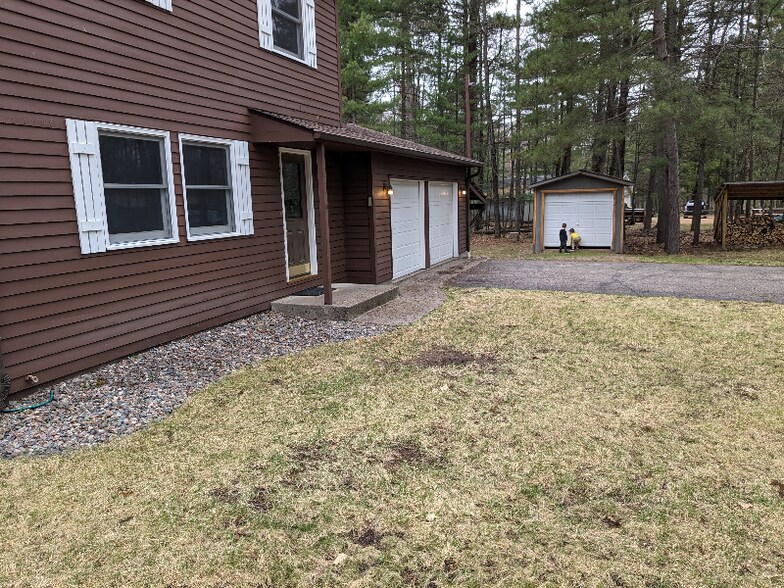 Building Photo - 9815 Wintergreen Dr