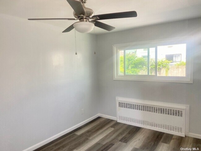 Building Photo - 354 Beach 48th St