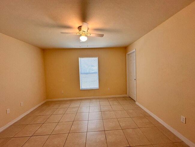 Building Photo - 1257 SE 8th Terrace