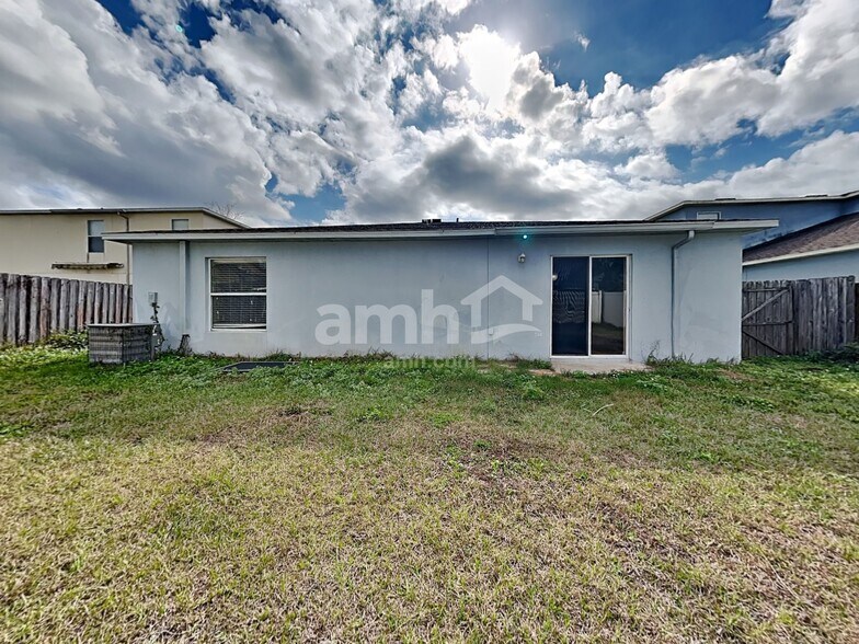 Building Photo - 31015 Mandolin Cay Ave